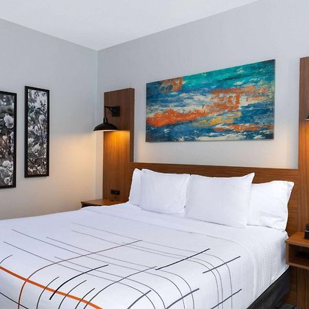 La Quinta Inn & Suites By Wyndham Dallas - Frisco Stadium Экстерьер фото